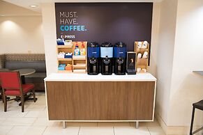 Holiday Inn Express & Suites Elkhart by IHG