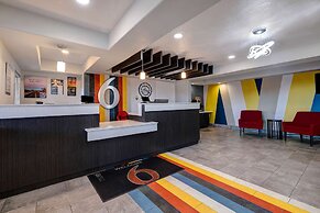 Motel 6 Buttonwillow, CA Central
