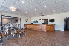 Days Inn & Suites by Wyndham Lancaster Amish Country