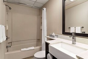 Days Inn & Suites by Wyndham Lancaster Amish Country