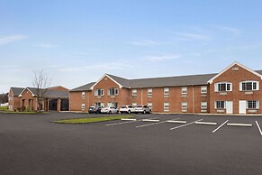 Days Inn & Suites by Wyndham Lancaster Amish Country