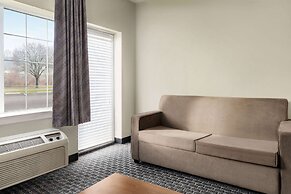 Days Inn & Suites by Wyndham Lancaster Amish Country