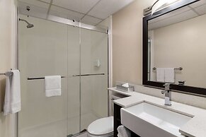 Days Inn & Suites by Wyndham Lancaster Amish Country