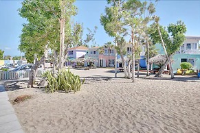 Coral Harbour Beach House And Villas