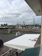 Coral Harbour Beach House And Villas