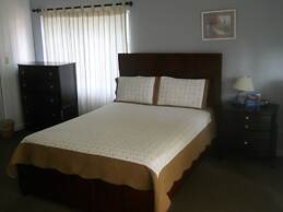 Coral Harbour Beach House And Villas