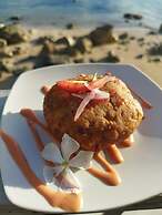 Coral Harbour Beach House And Villas