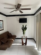 Coral Harbour Beach House And Villas