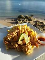 Coral Harbour Beach House And Villas