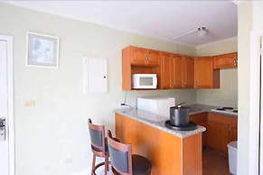 Coral Harbour Beach House And Villas