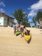 Coral Harbour Beach House And Villas