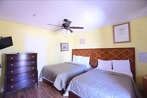 Coral Harbour Beach House And Villas