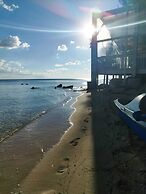 Coral Harbour Beach House And Villas