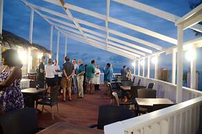 Coral Harbour Beach House And Villas