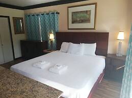 Coral Harbour Beach House And Villas