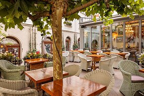 Iron Gate Hotel & Suites Prague by BHG