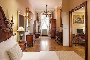 Iron Gate Hotel & Suites Prague by BHG