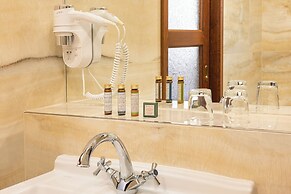 Iron Gate Hotel & Suites Prague by BHG
