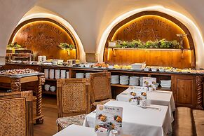 Iron Gate Hotel & Suites Prague by BHG