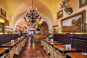 Iron Gate Hotel & Suites Prague by BHG
