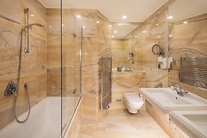 Iron Gate Hotel & Suites Prague by BHG