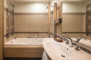 Iron Gate Hotel & Suites Prague by BHG
