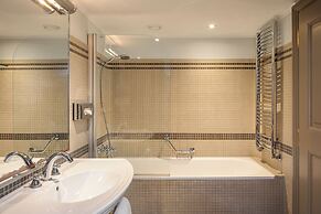 Iron Gate Hotel & Suites Prague by BHG