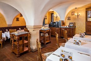Iron Gate Hotel & Suites Prague by BHG