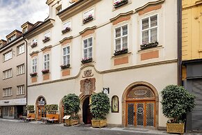 Iron Gate Hotel & Suites Prague by BHG
