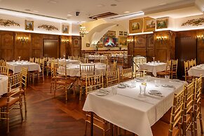 Iron Gate Hotel & Suites Prague by BHG