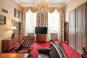 Iron Gate Hotel & Suites Prague by BHG