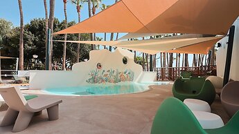 Cavo Maris Beach Hotel