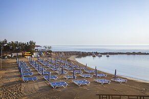 Cavo Maris Beach Hotel