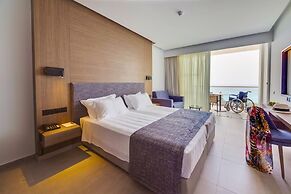 Cavo Maris Beach Hotel