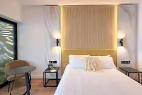 Cavo Maris Beach Hotel