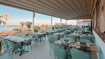 Cavo Maris Beach Hotel