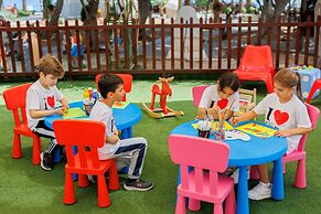 Cavo Maris Beach Hotel