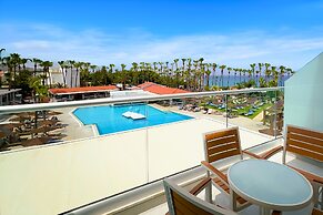 Cavo Maris Beach Hotel