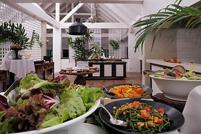 Malolo Island Resort