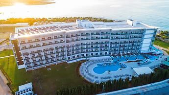 Asterias Beach Hotel