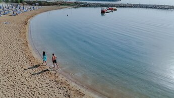 The Golden Coast Beach Hotel