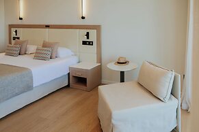 The Golden Coast Beach Hotel