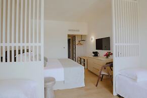 The Golden Coast Beach Hotel