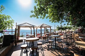 The Golden Coast Beach Hotel