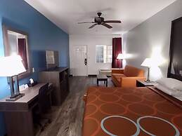 Super 8 by Wyndham Forney/East Dallas