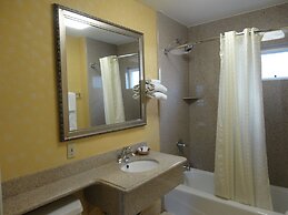 Redondo Inn and Suites