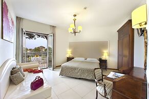 Hotel Alpha