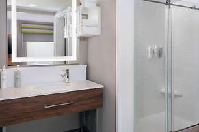 Hampton Inn & Suites Cleveland-Beachwood