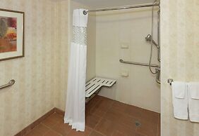 Hampton Inn & Suites Cleveland-Beachwood