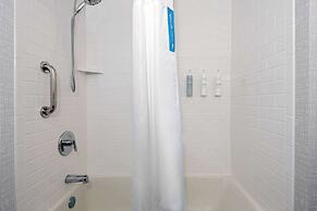 Hampton Inn & Suites Cleveland-Beachwood